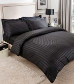 ⁦غطاء لحاف مخطط – أناقة وراحة متجددة⁩ - الصورة ⁦4⁩