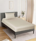 ⁦Striped Fitted Bed Sheet – Perfect Fit & Modern Style⁩ - الصورة ⁦2⁩