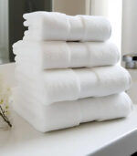 ⁦White Gold Face Towel 50×100 – Pure Egyptian Cotton Softness⁩ - الصورة ⁦2⁩