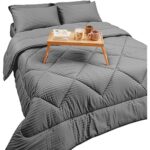 ⁦Striped Winter Duvet – Warm & Cozy⁩ - الصورة ⁦4⁩